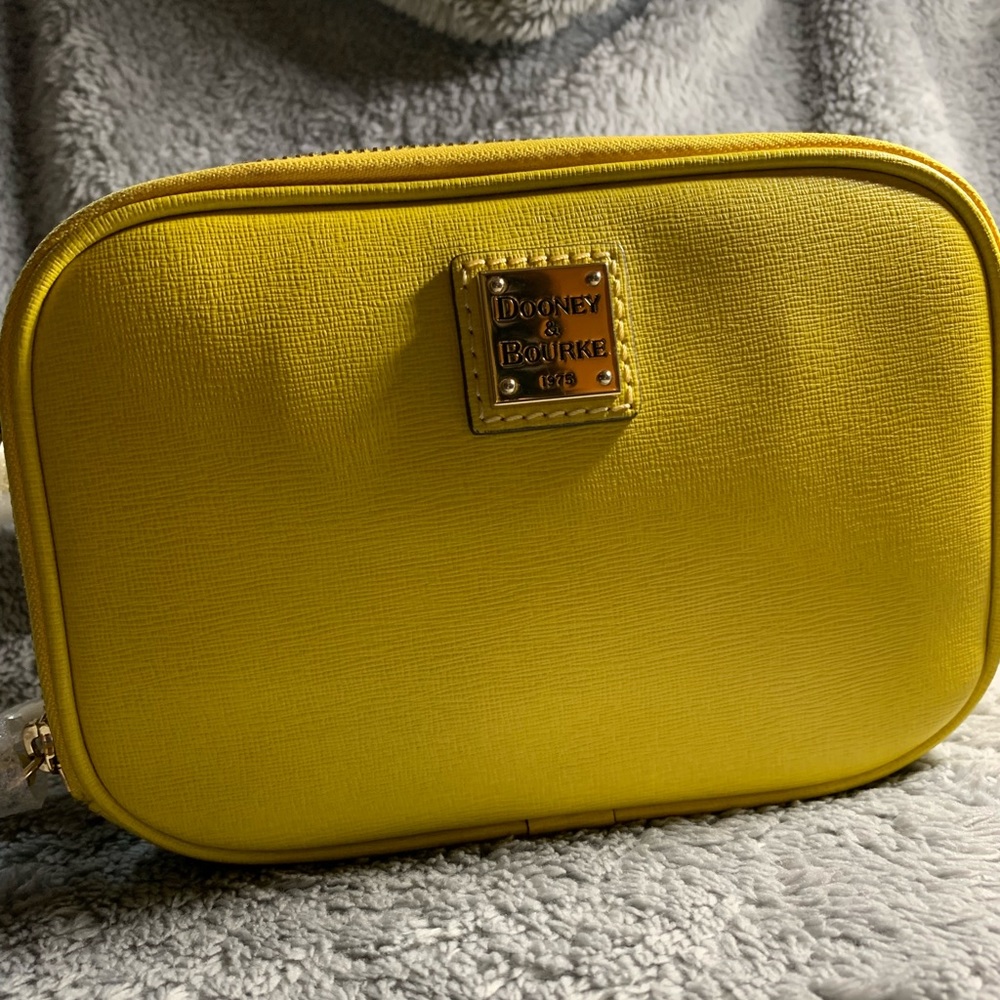 NEW Dooney & Bourke Saffiano Sawyer Crossbody